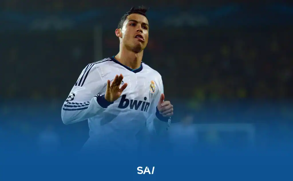 Cristiano Ronaldo con la camiseta del Real Madrid, anteriormente representado por Gestifute.